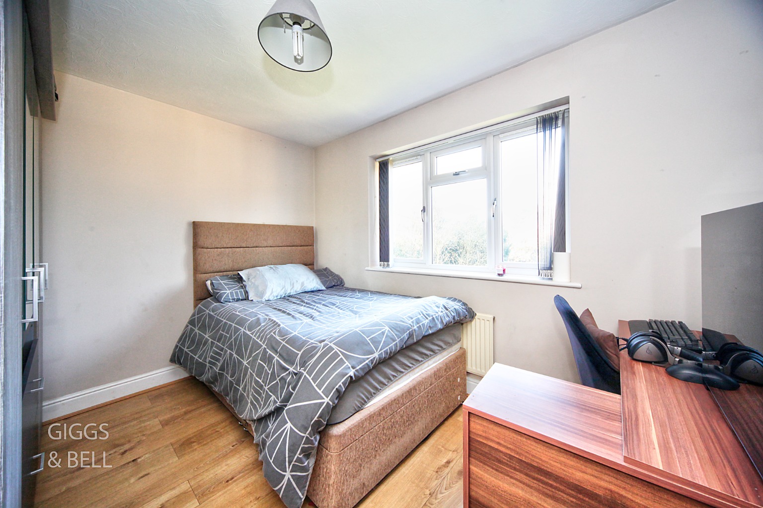 5 bed detached house for sale in Greenside Park, Luton 13