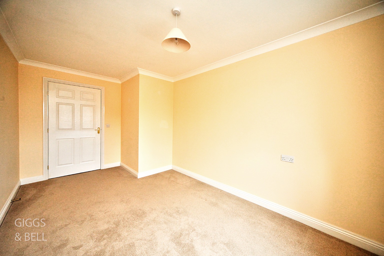 2 bed flat for sale in Bushmead Road, Luton 9