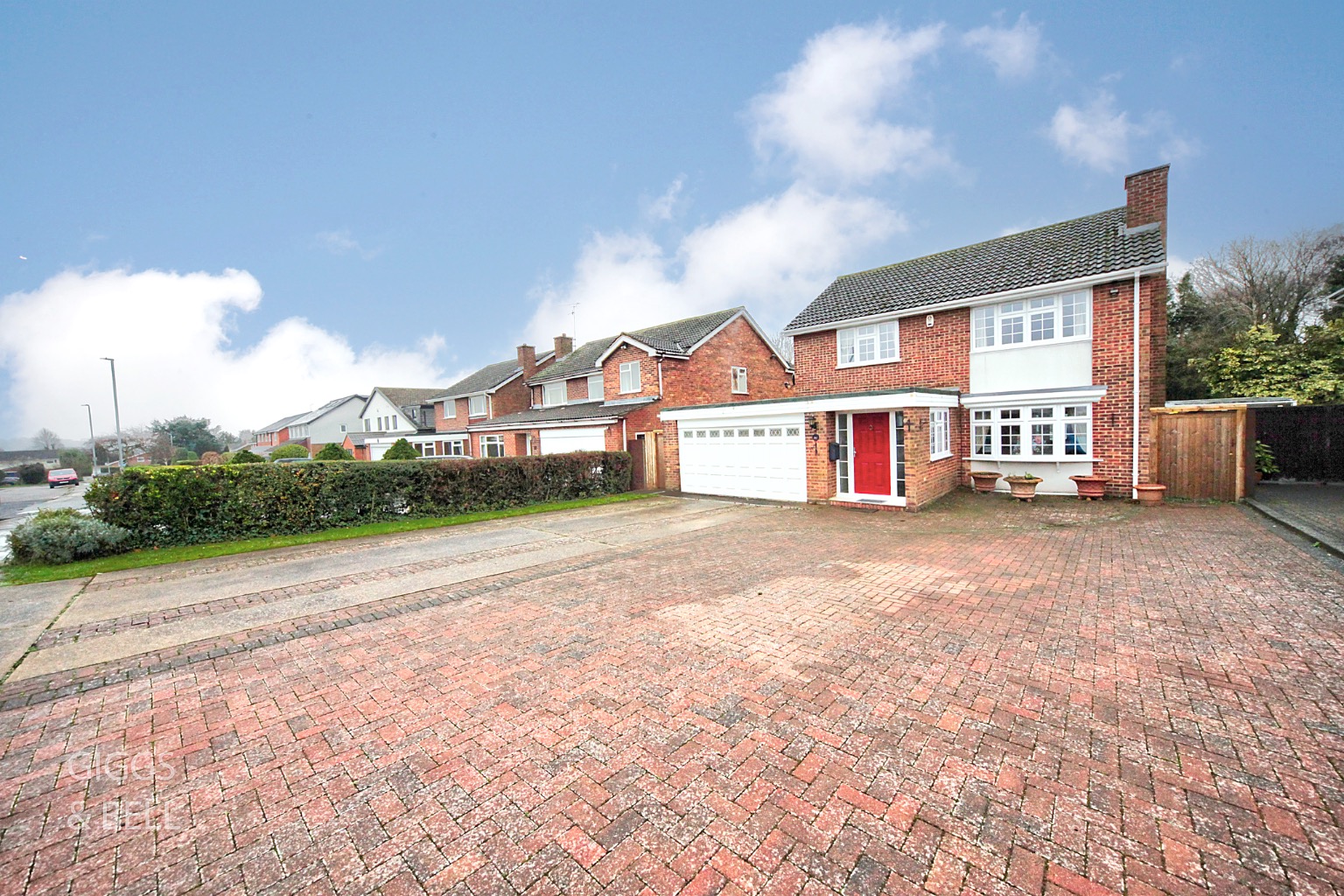 4 bed detached house for sale in Old Bedford Road, Luton  - Property Image 1