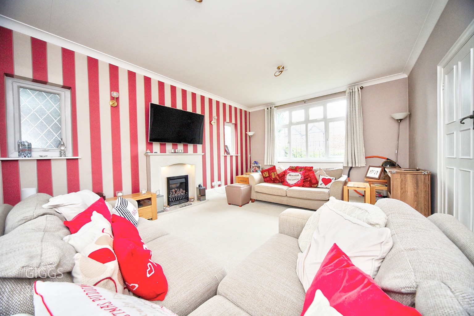 5 bed detached house for sale in Ludlow Avenue, Luton  - Property Image 4