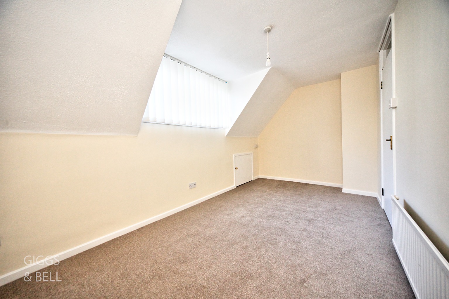 4 bed end of terrace house for sale in Wensleydale, Luton 12