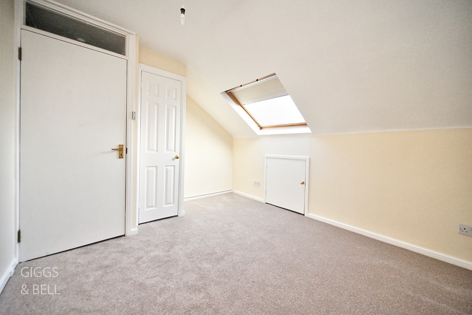 4 bed end of terrace house for sale in Wensleydale, Luton 14