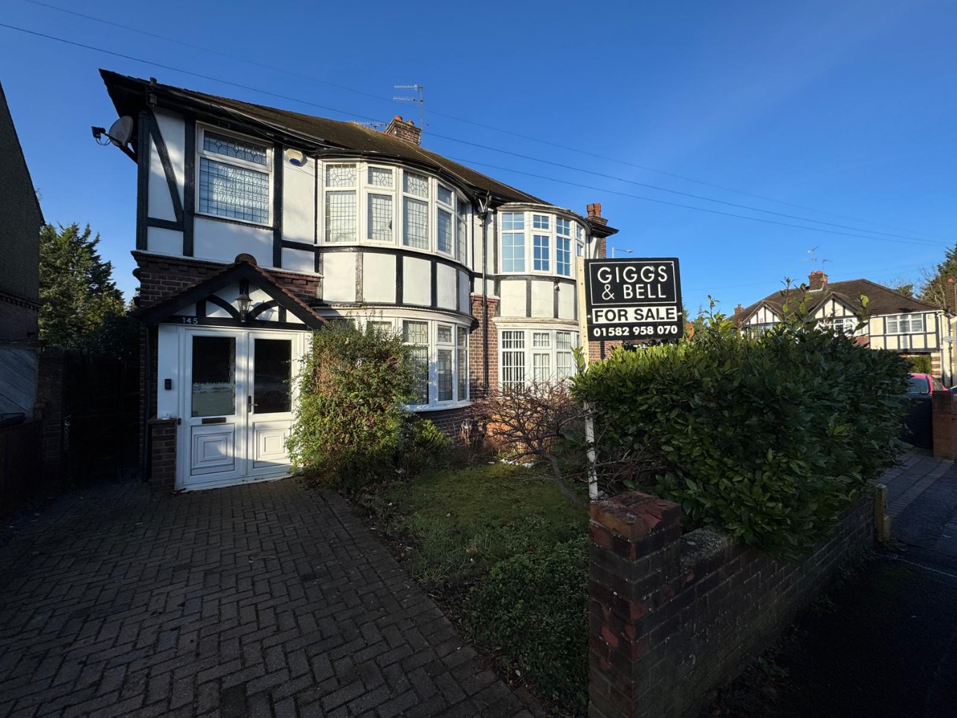 3 bed semi-detached house for sale in Wardown Crescent, Luton  - Property Image 1