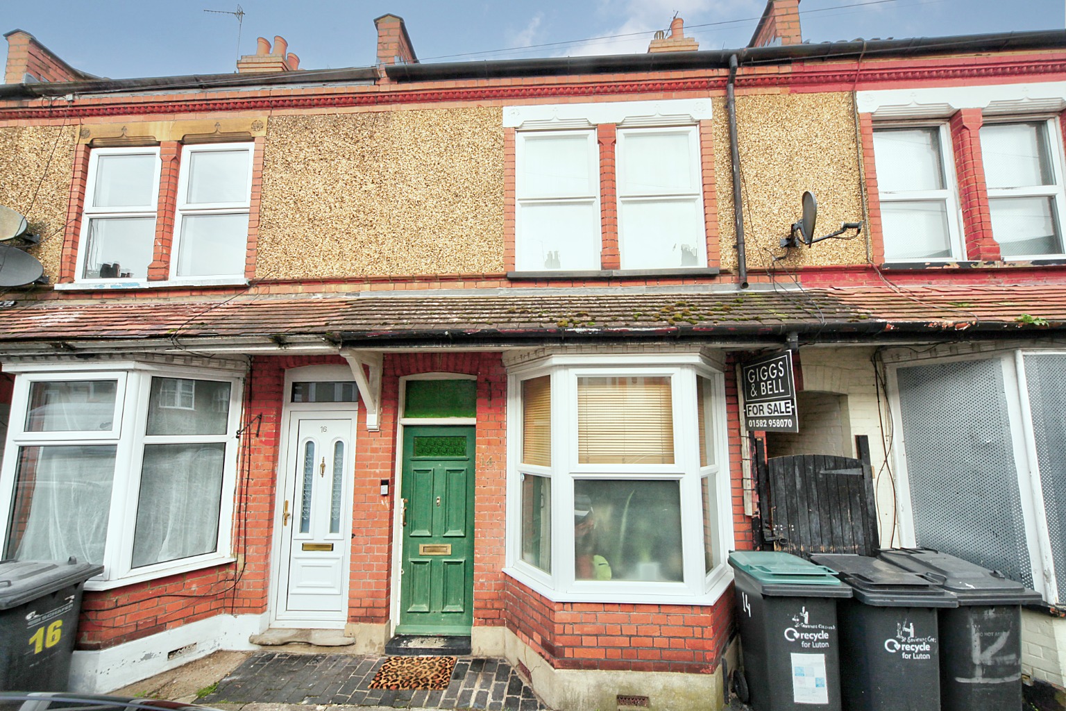 3 bed terraced house for sale in St Saviour's Crescent, Luton, LU1 