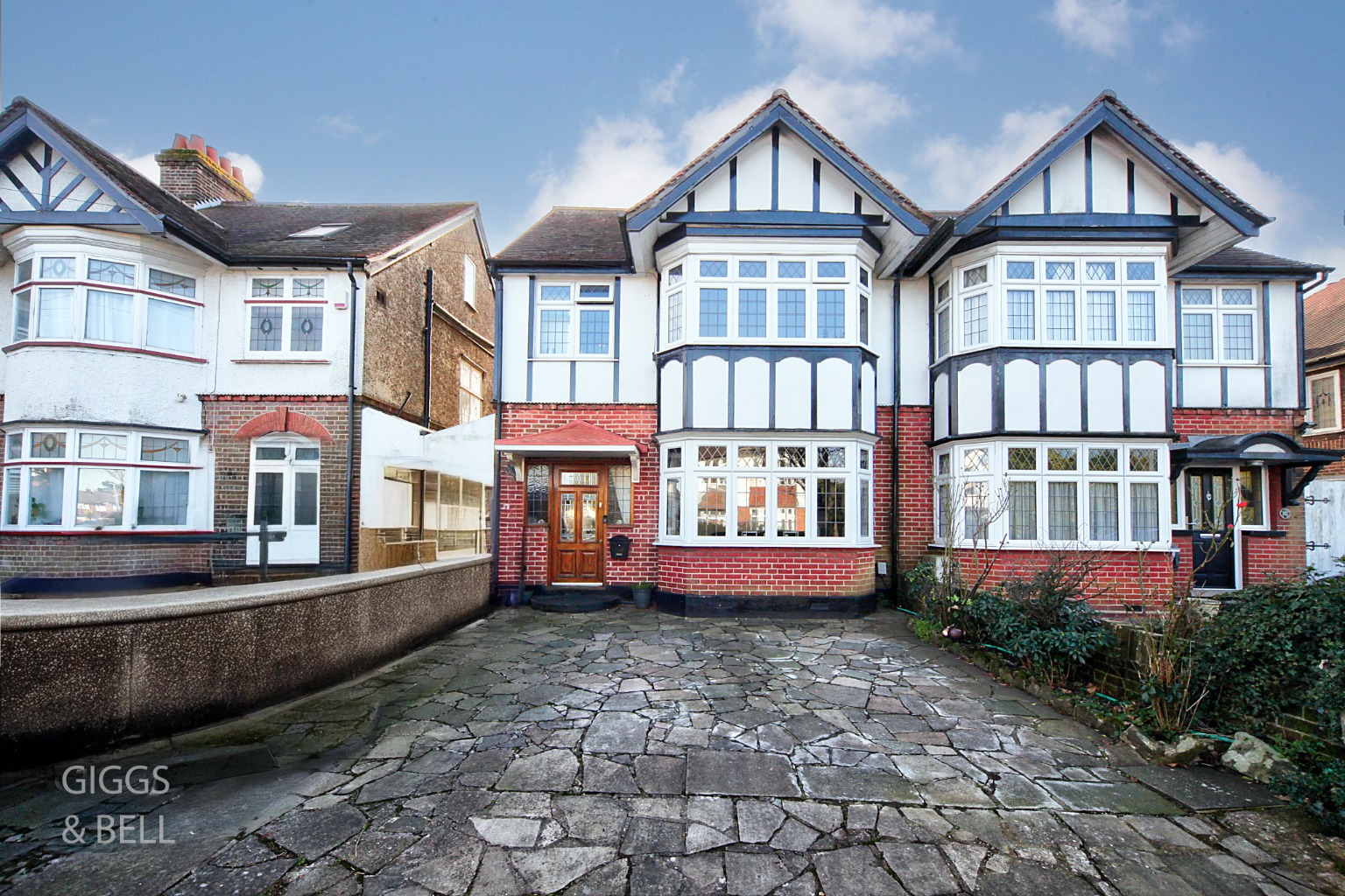 4 bed semi-detached house for sale in Whitehill Avenue, Luton  - Property Image 1