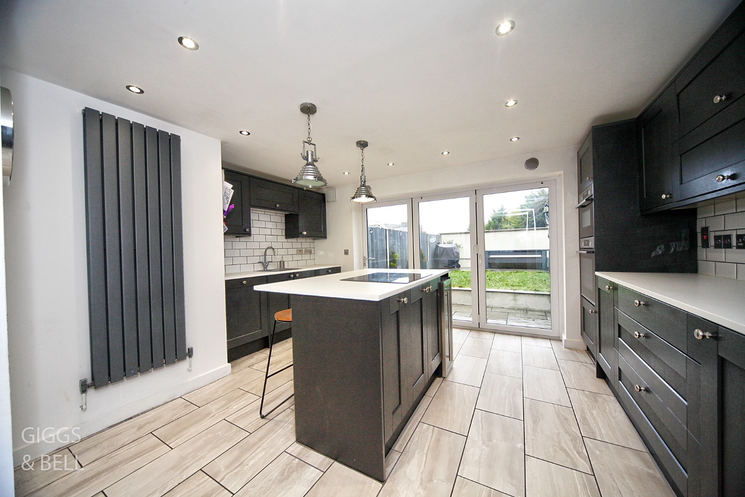 3 bed terraced house for sale in Burr Street, Dunstable 7