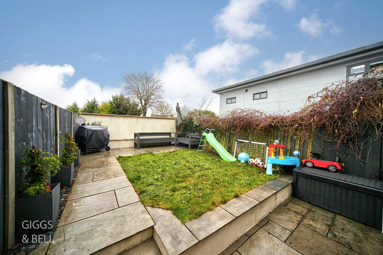 3 bed terraced house for sale in Burr Street, Dunstable  - Property Image 25