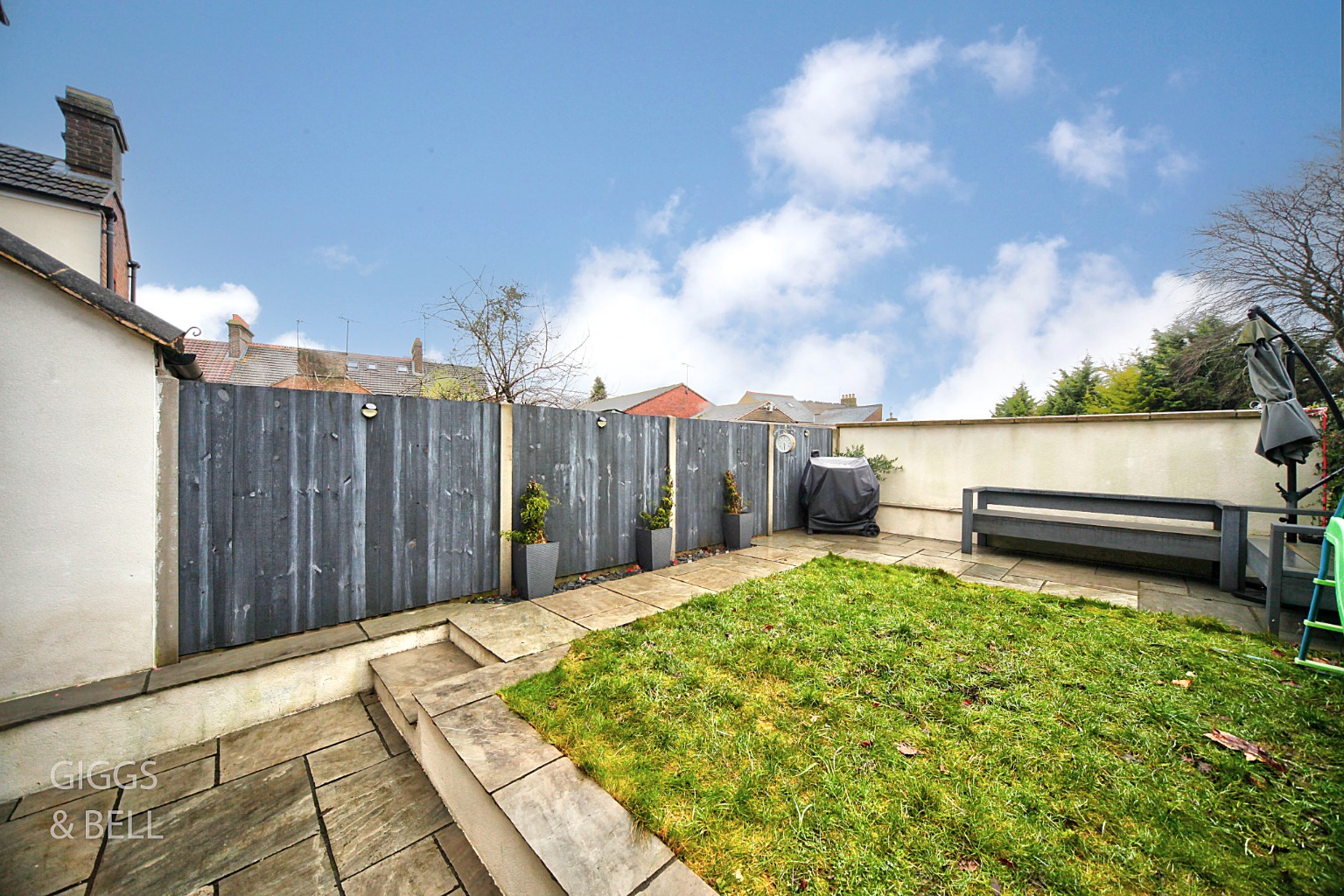 3 bed terraced house for sale in Burr Street, Dunstable  - Property Image 28