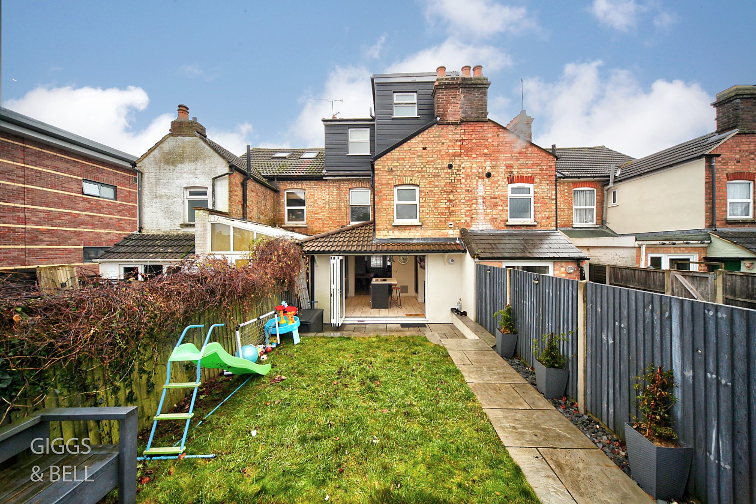 3 bed terraced house for sale in Burr Street, Dunstable  - Property Image 27