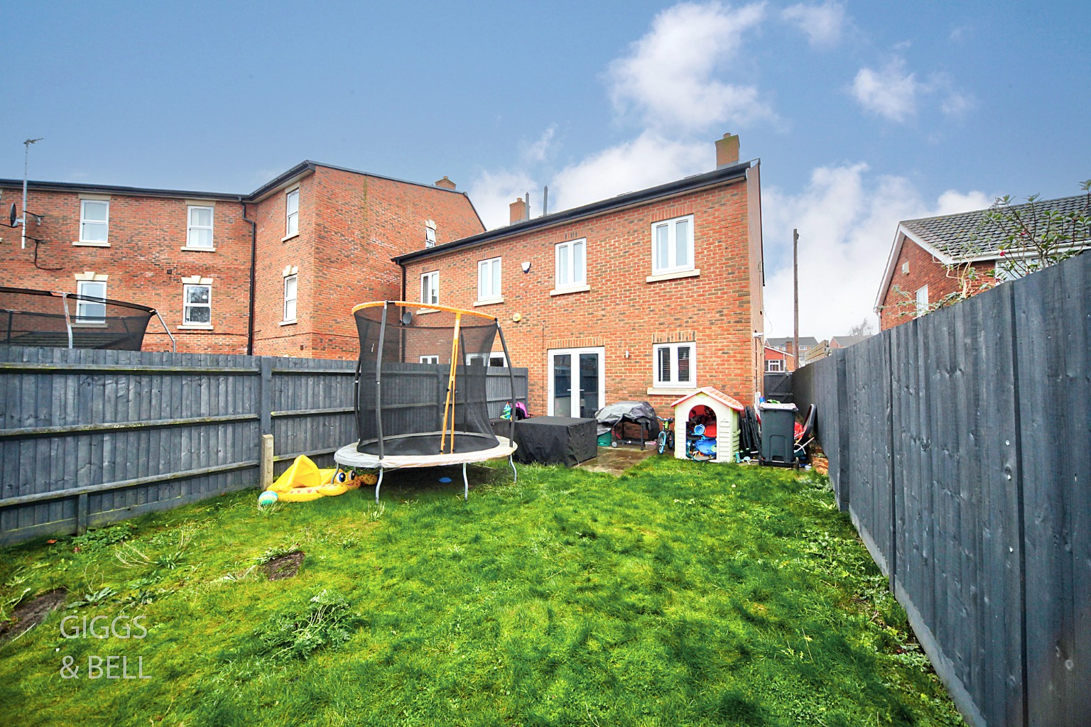 3 bed semi-detached house for sale in Icknield Way, Luton  - Property Image 21