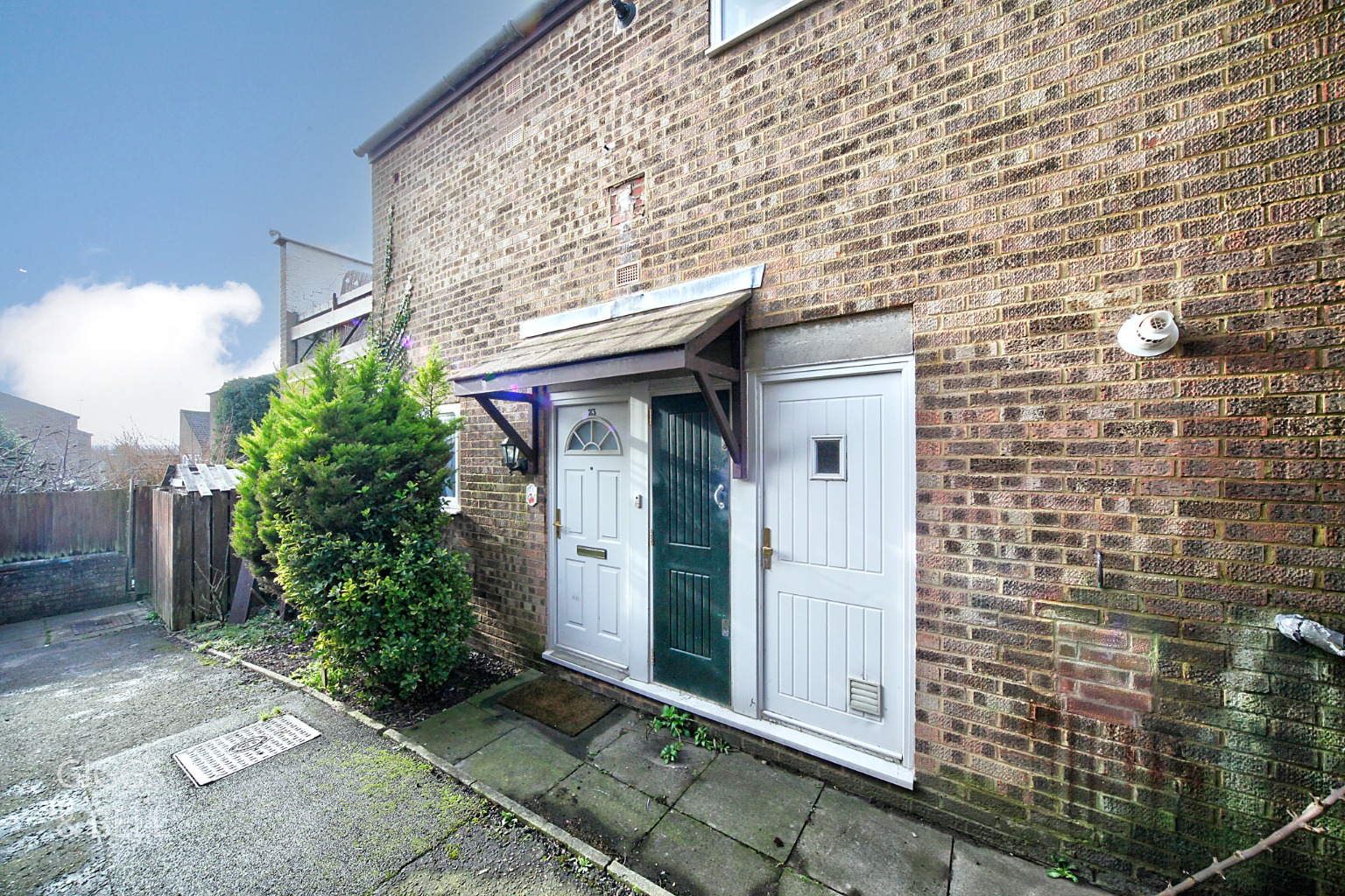 1 bed ground floor maisonette for sale in Denmark Close, Luton, LU3 