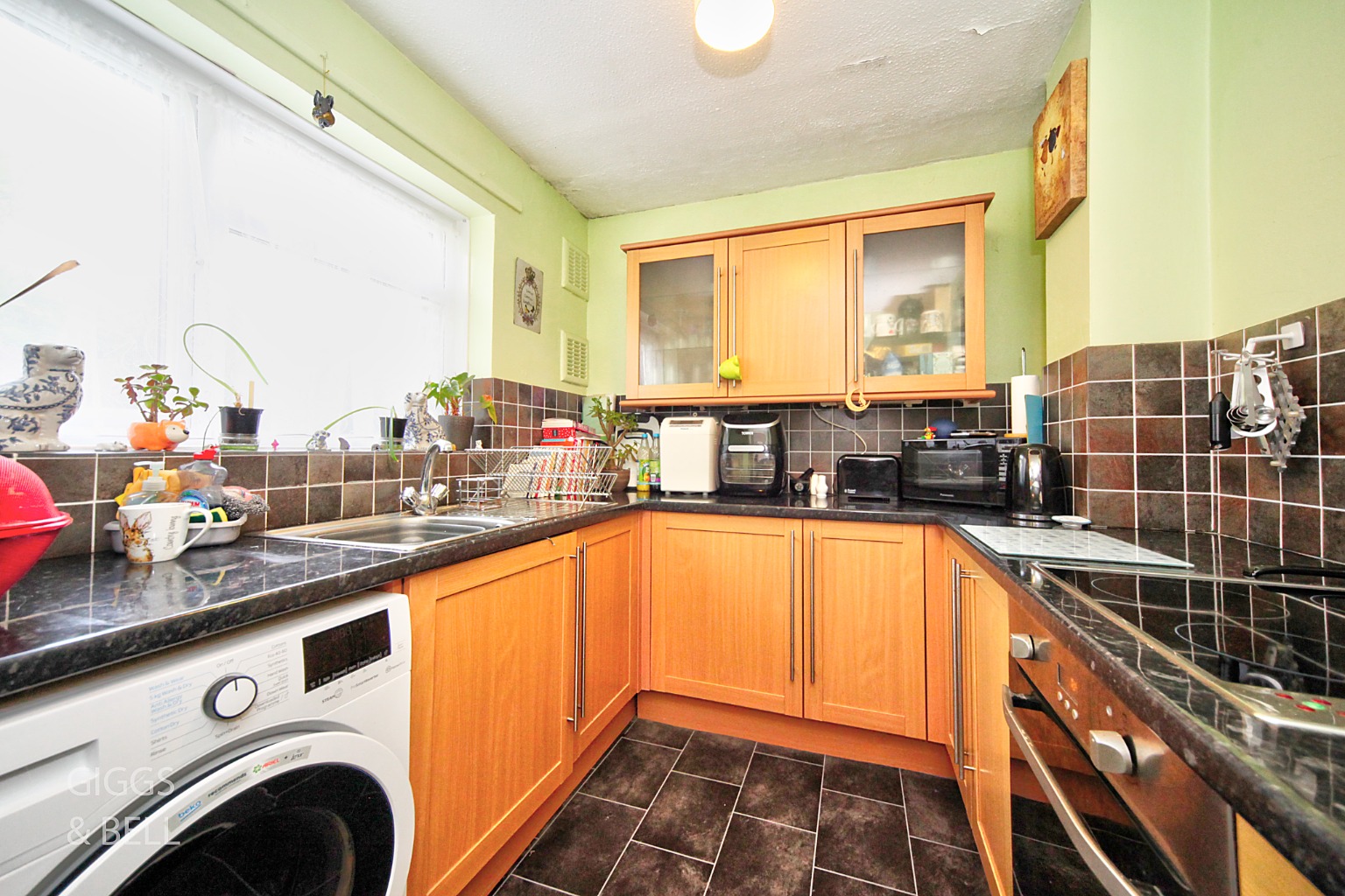 1 bed ground floor maisonette for sale in Denmark Close, Luton 5