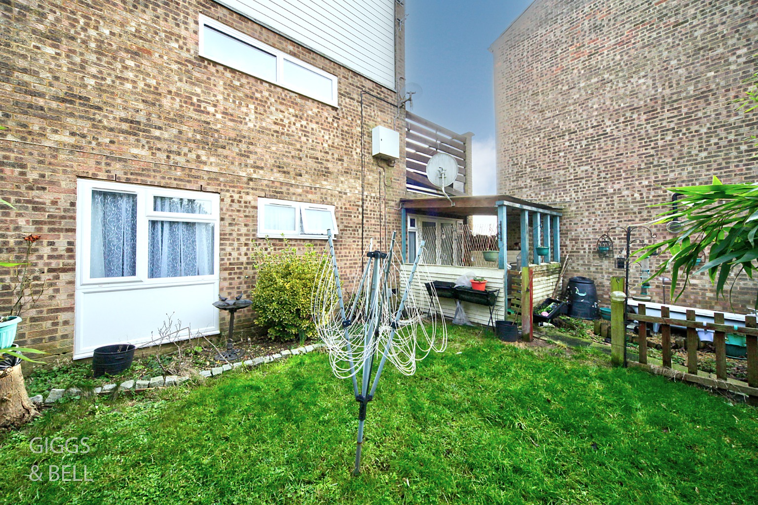 1 bed ground floor maisonette for sale in Denmark Close, Luton 11