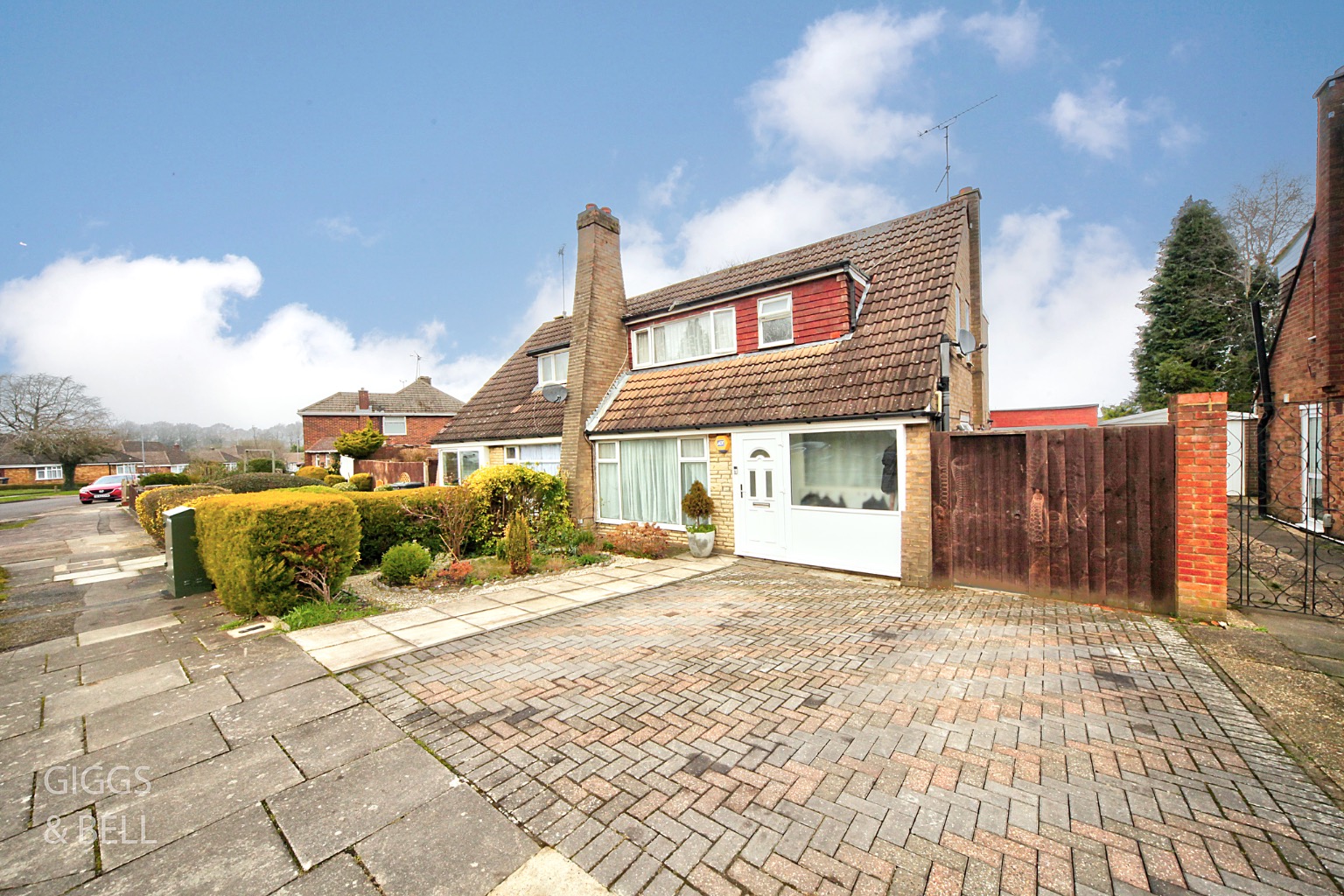 3 bed semi-detached bungalow for sale in Runley Road, Luton, LU1 