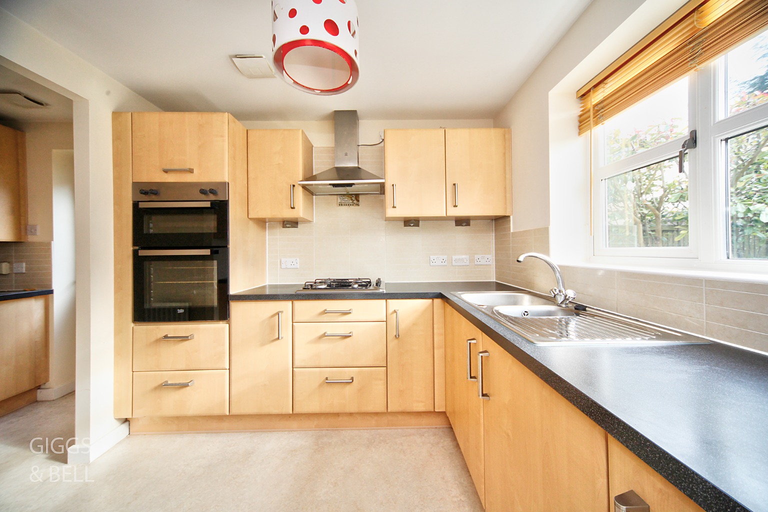 4 bed detached house for sale in Lambert Close, Luton  - Property Image 9