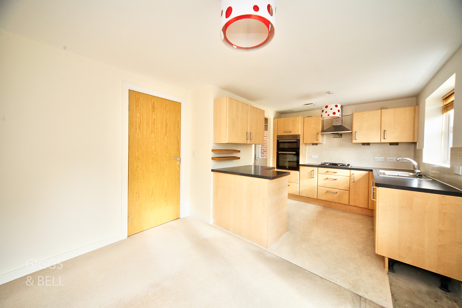 4 bed detached house for sale in Lambert Close, Luton  - Property Image 8