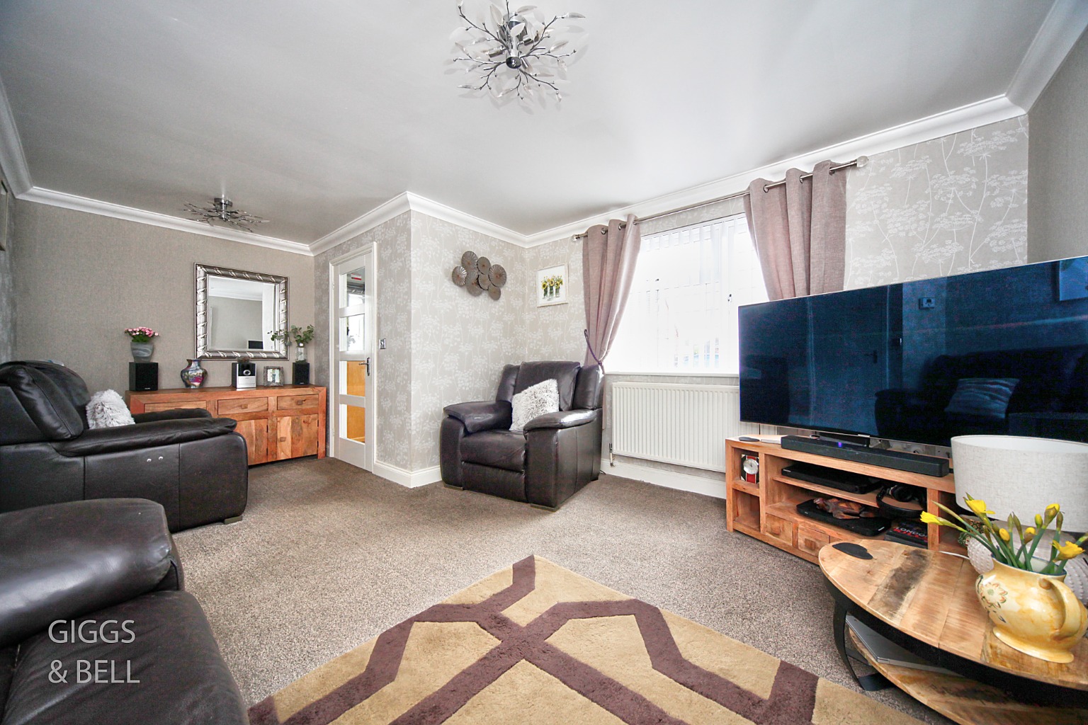 3 bed detached house for sale in Gooseberry Hill, Luton  - Property Image 3