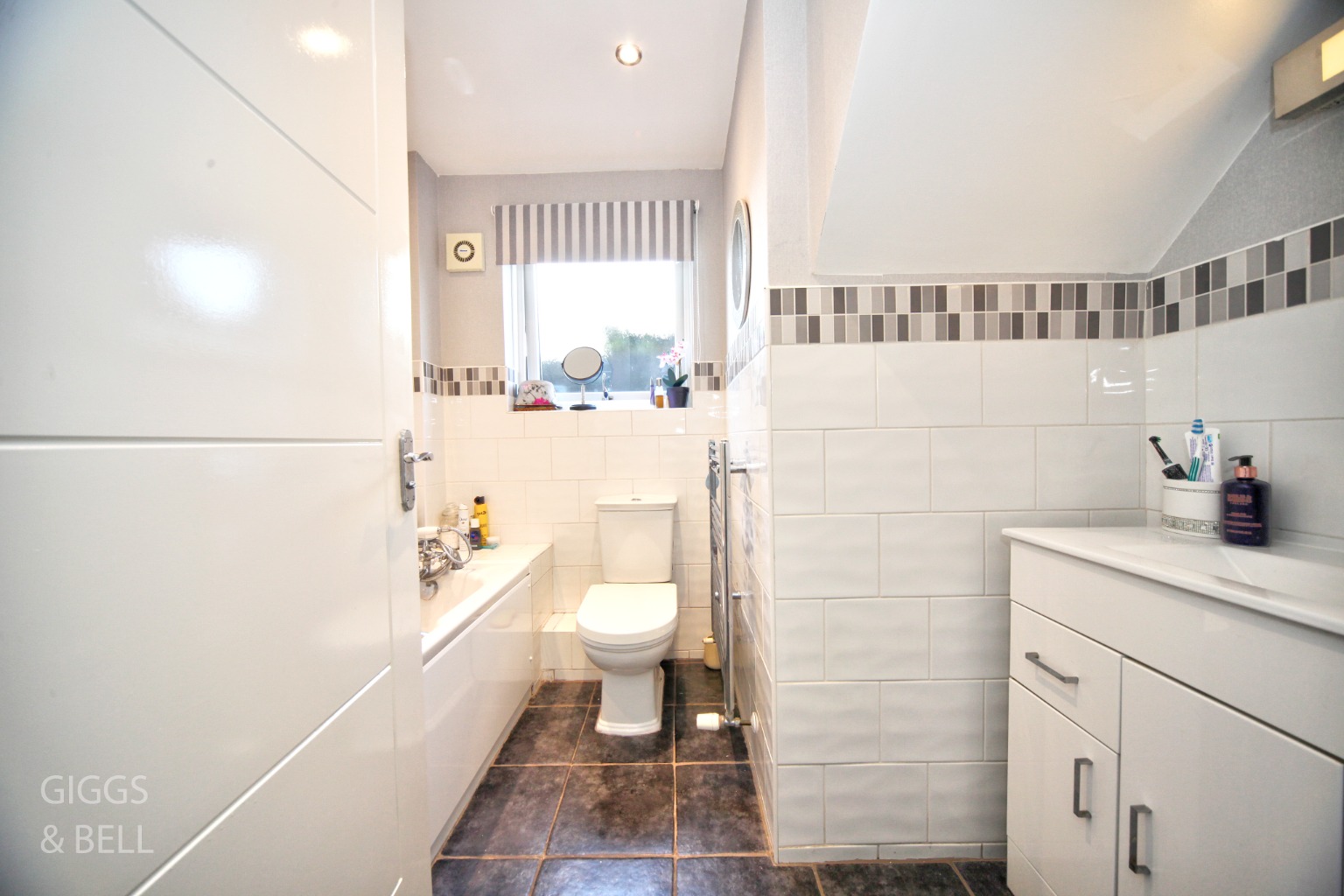 3 bed detached house for sale in Gooseberry Hill, Luton  - Property Image 13