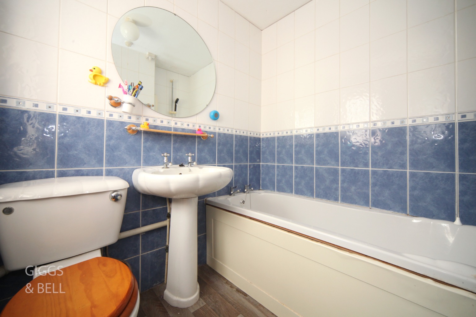 3 bed detached house for sale in Wolston Close, Luton 14
