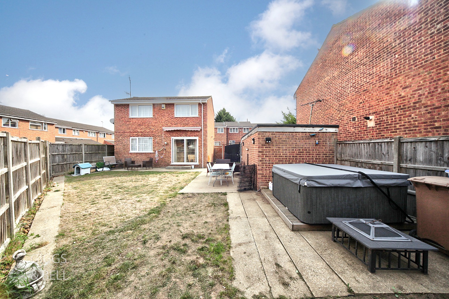 3 bed detached house for sale in Wolston Close, Luton  - Property Image 17