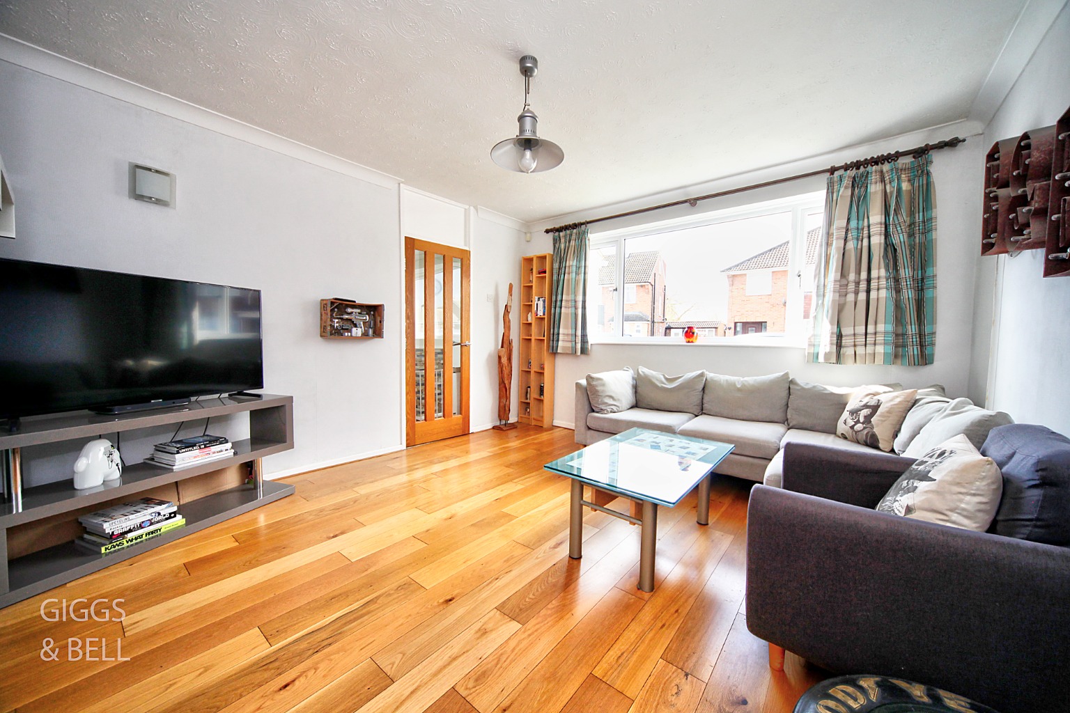 3 bed semi-detached house for sale in Holmbrook Avenue, Luton  - Property Image 3