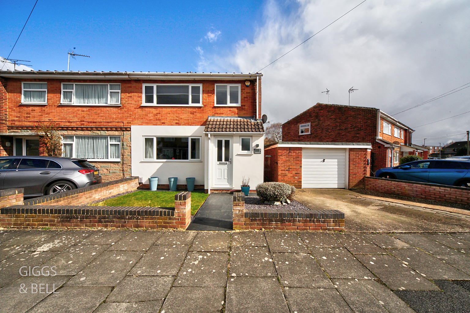 3 bed semi-detached house for sale in Holmbrook Avenue, Luton  - Property Image 1