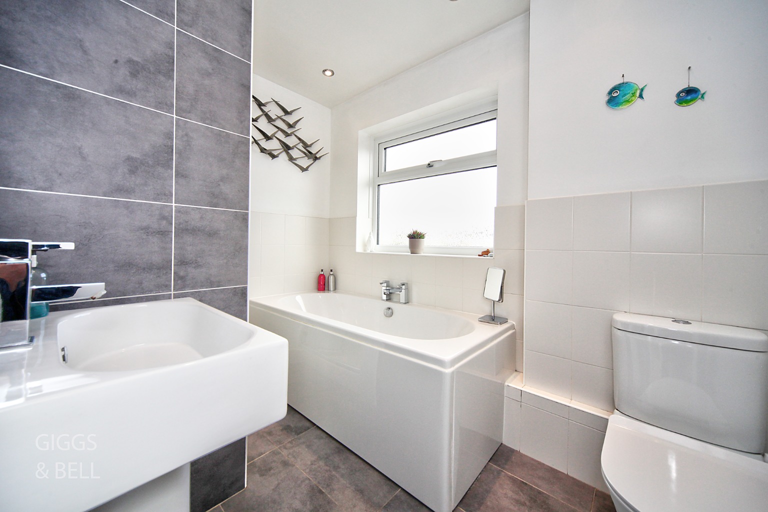 3 bed semi-detached house for sale in Holmbrook Avenue, Luton  - Property Image 18