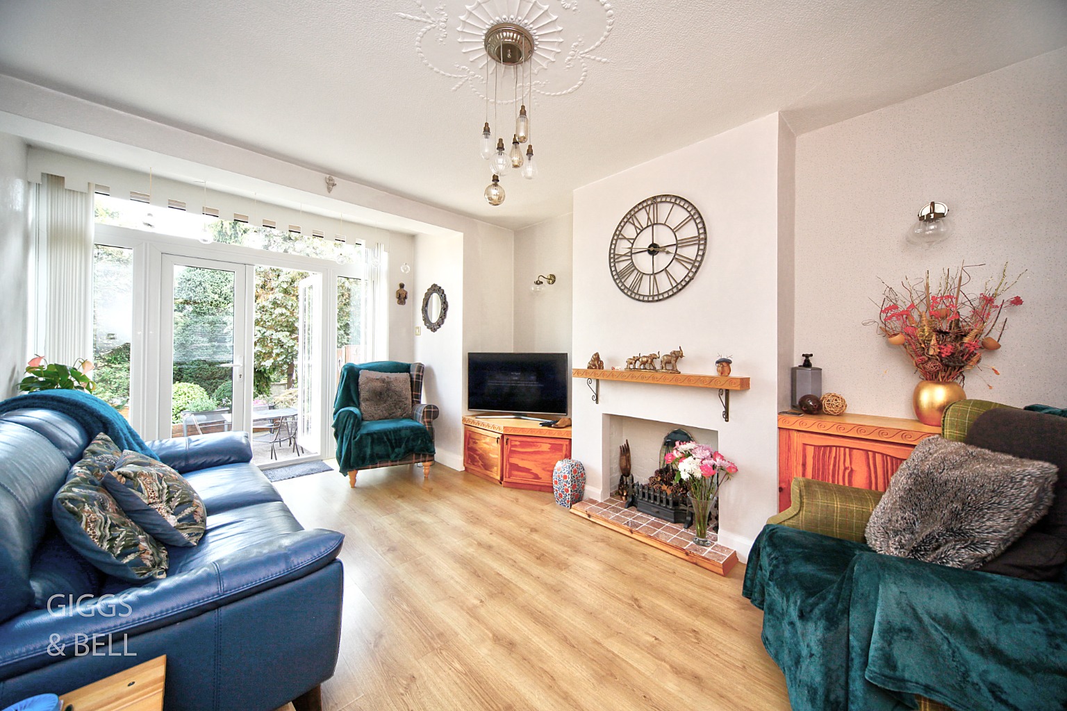 3 bed semi-detached house for sale in Strathmore Avenue, Luton  - Property Image 3
