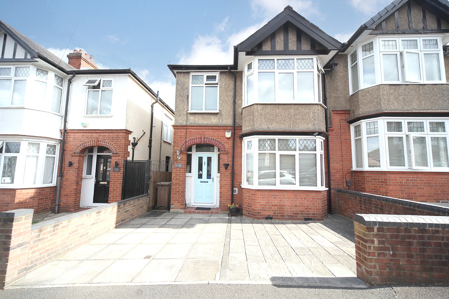 3 bed semi-detached house for sale in Strathmore Avenue, Luton, LU1 