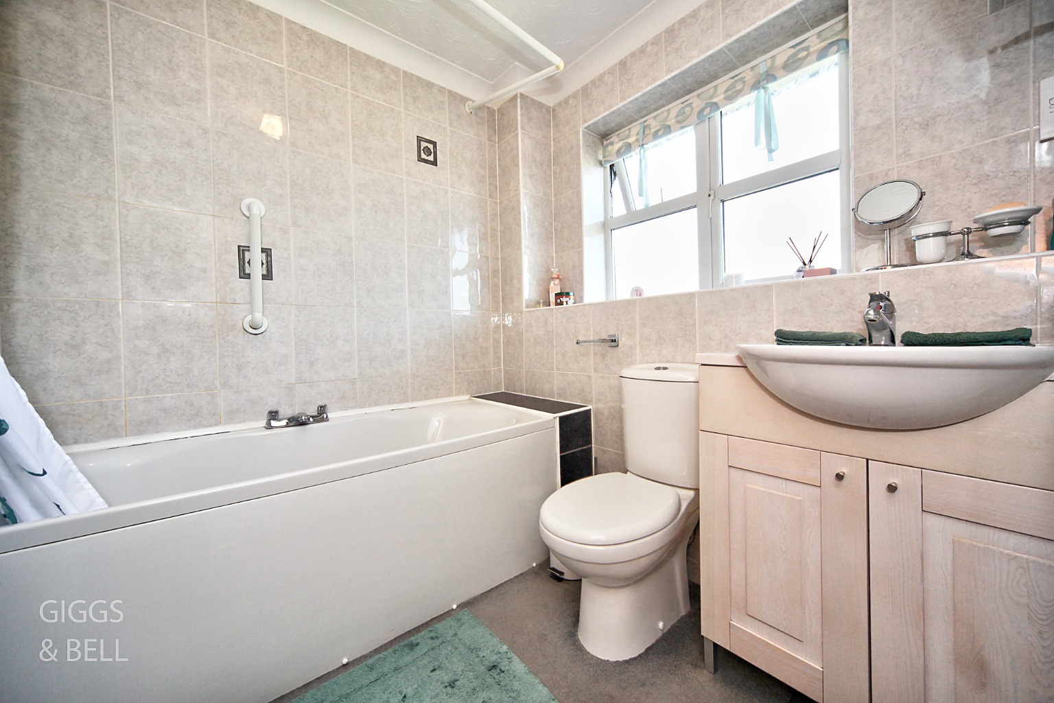 3 bed semi-detached house for sale in Reedsdale, Luton  - Property Image 13
