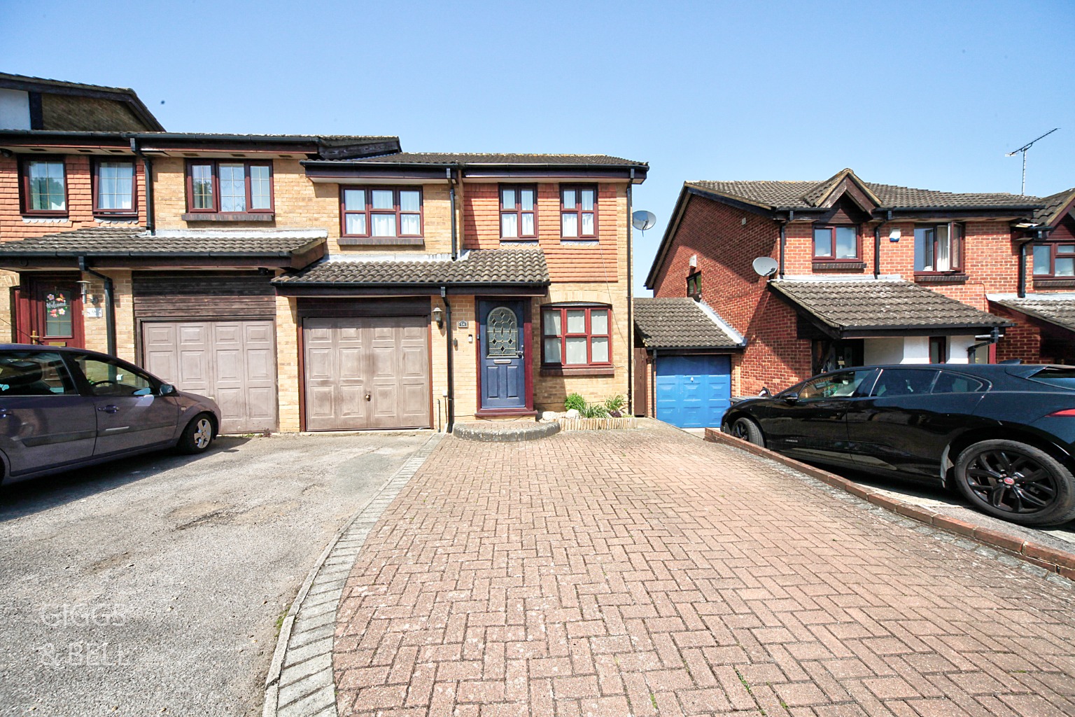 3 bed semi-detached house for sale in Reedsdale, Luton, LU2 