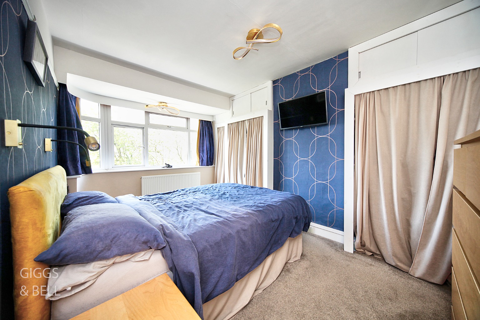3 bed semi-detached house for sale in Knoll Rise, Luton  - Property Image 12