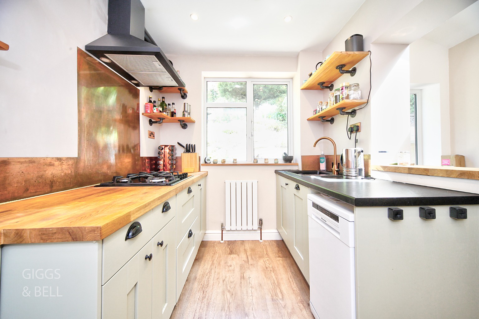 3 bed semi-detached house for sale in Knoll Rise, Luton  - Property Image 7