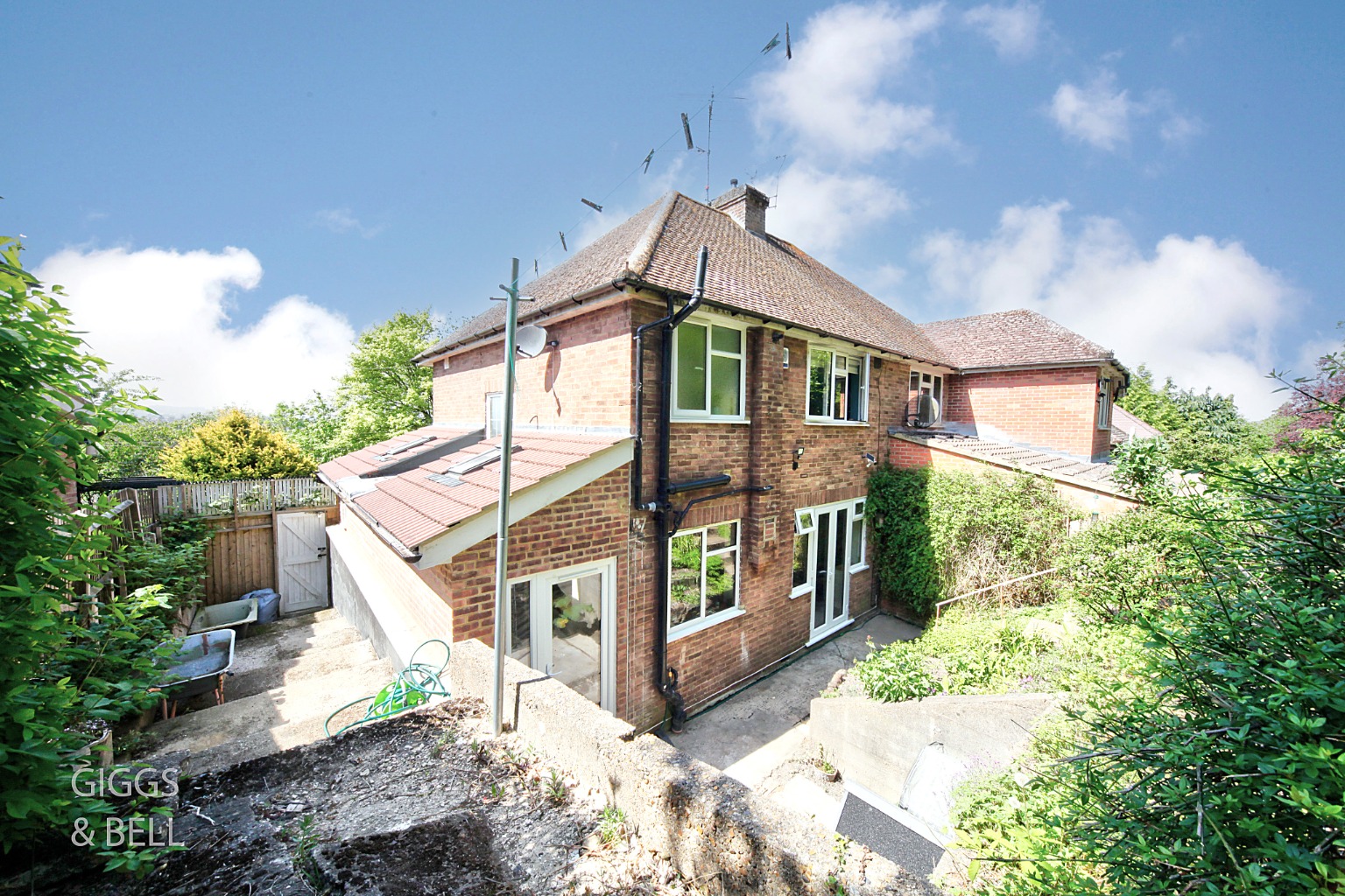 3 bed semi-detached house for sale in Knoll Rise, Luton  - Property Image 20