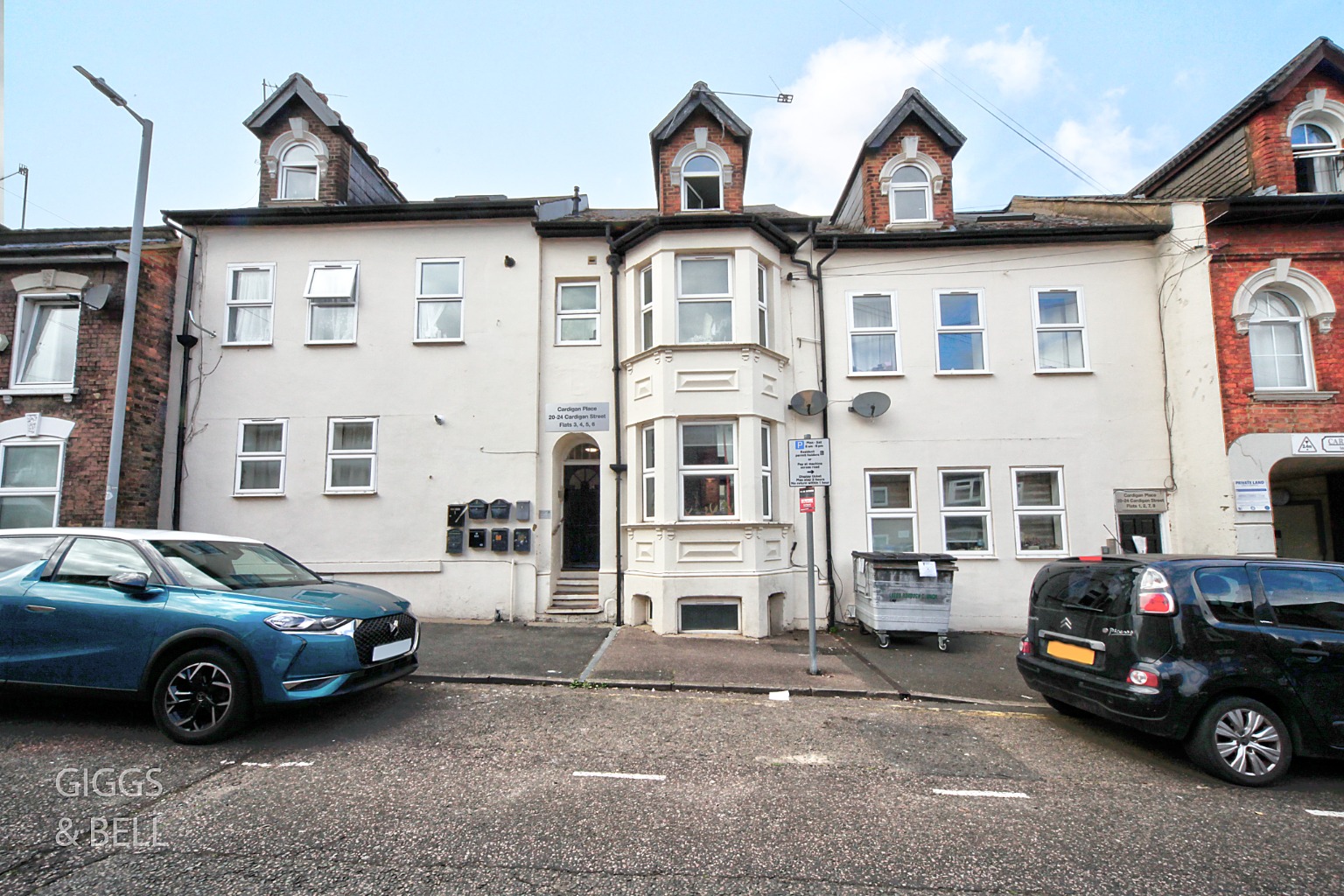 2 bed flat for sale in Cardigan Street, Luton, LU1 