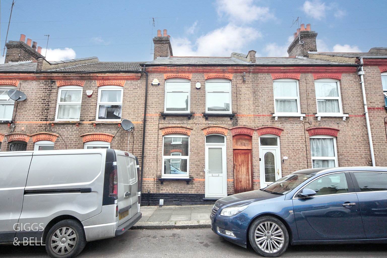 3 bed terraced house for sale in Baker Street, Luton, LU1 