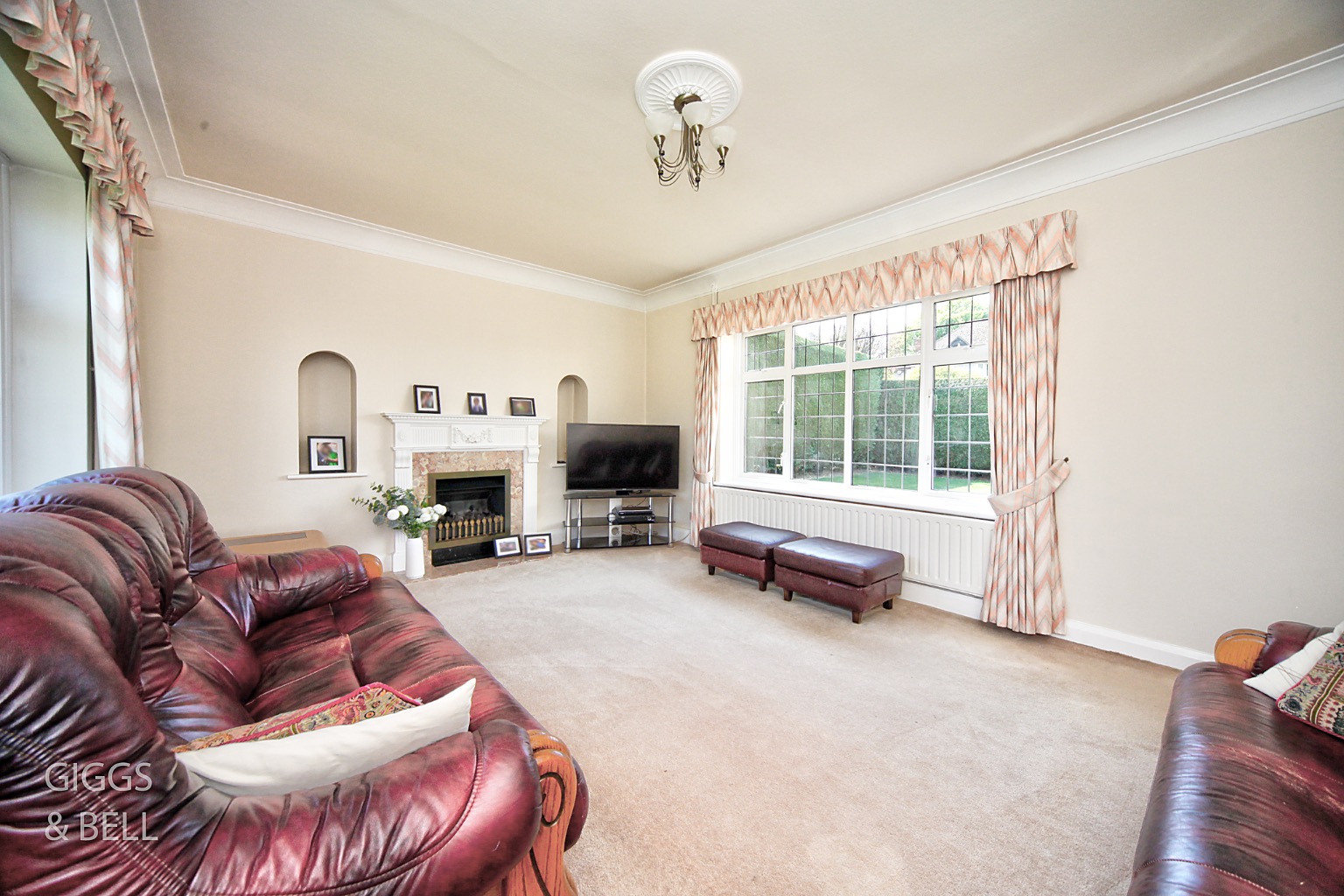 3 bed detached house for sale in Whitehill Avenue, Luton  - Property Image 5