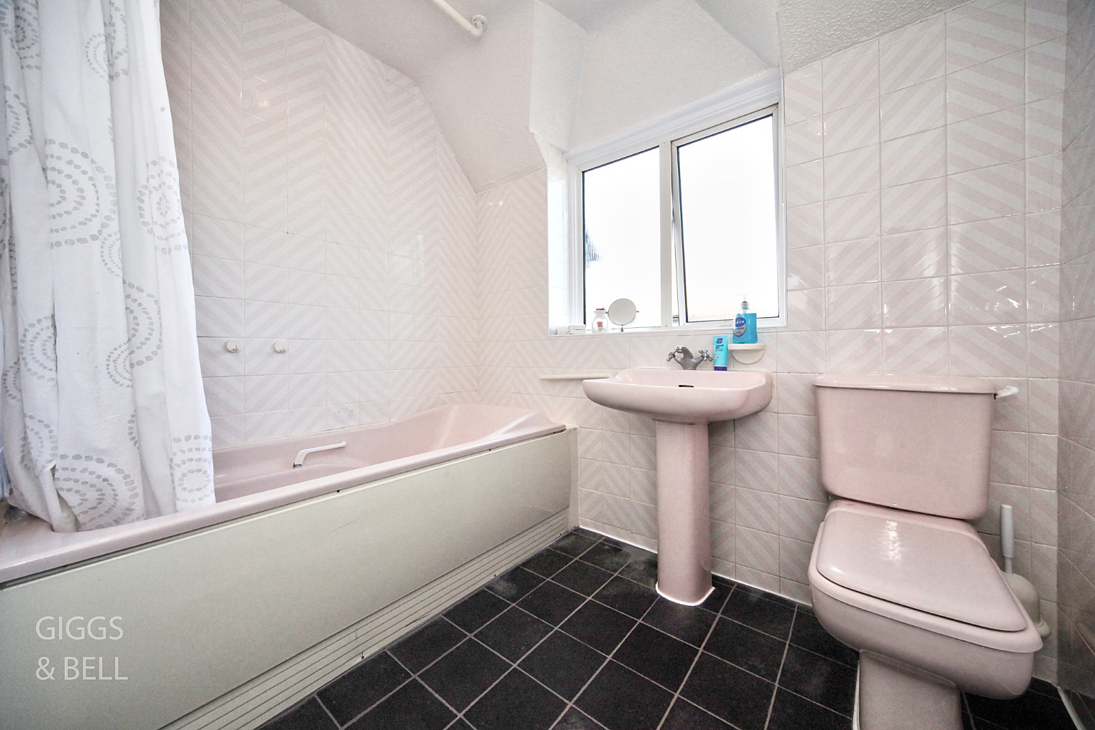 3 bed detached house for sale in Whitehill Avenue, Luton  - Property Image 17