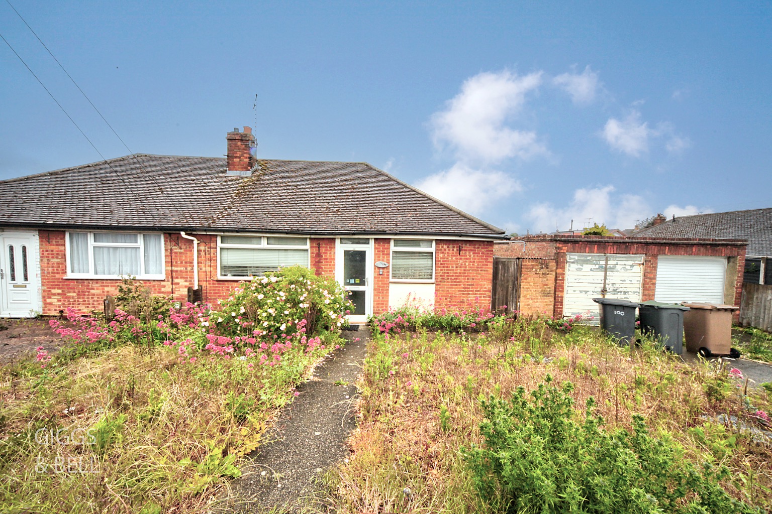 2 bed semi-detached bungalow for sale in Browning Road, Luton, LU4 