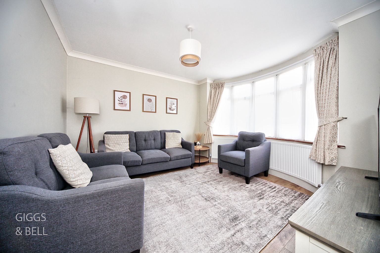 3 bed semi-detached house for sale in Filmer Road, Luton  - Property Image 2