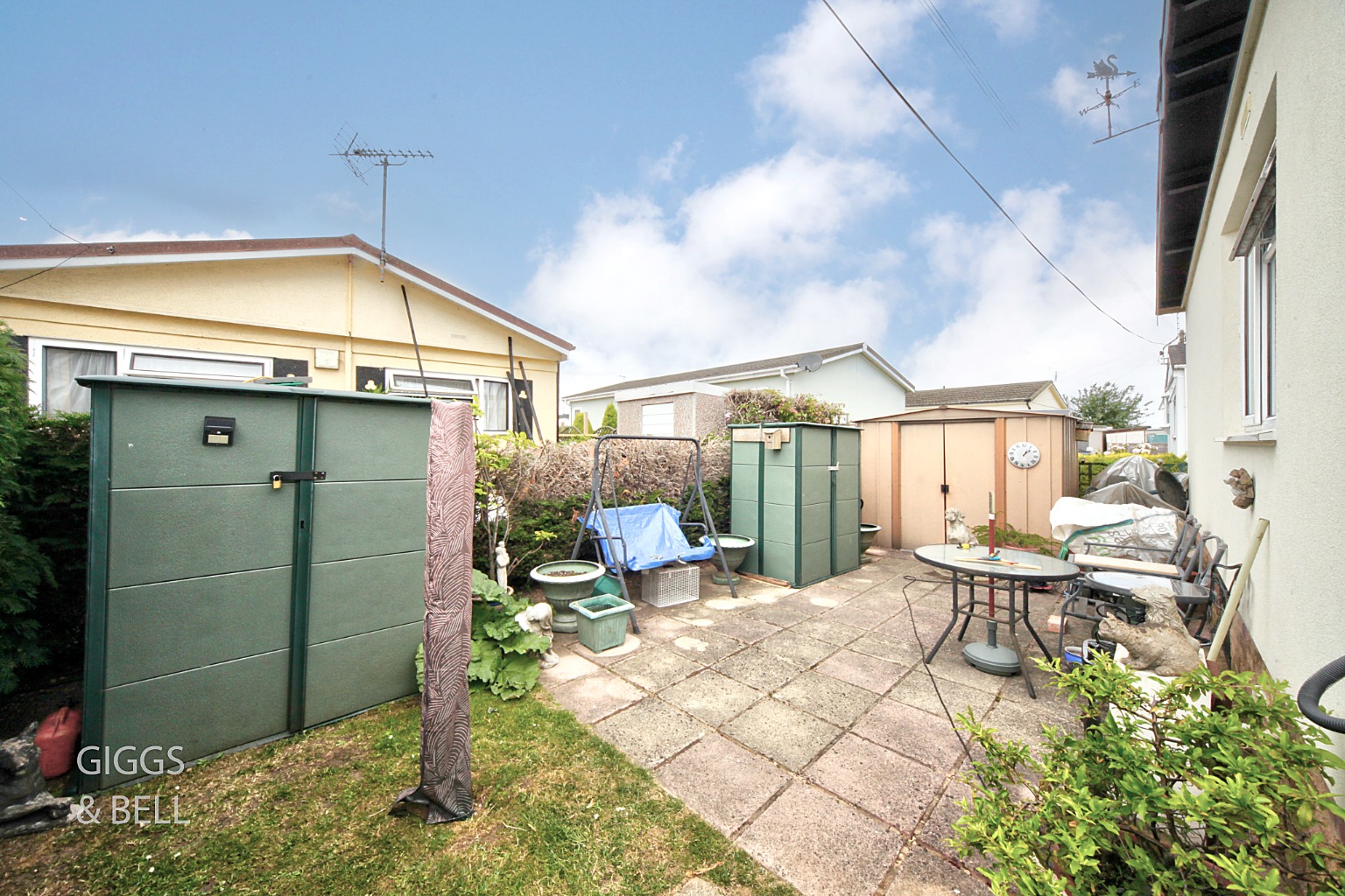 2 bed park home for sale in Little Meadow, Luton  - Property Image 12