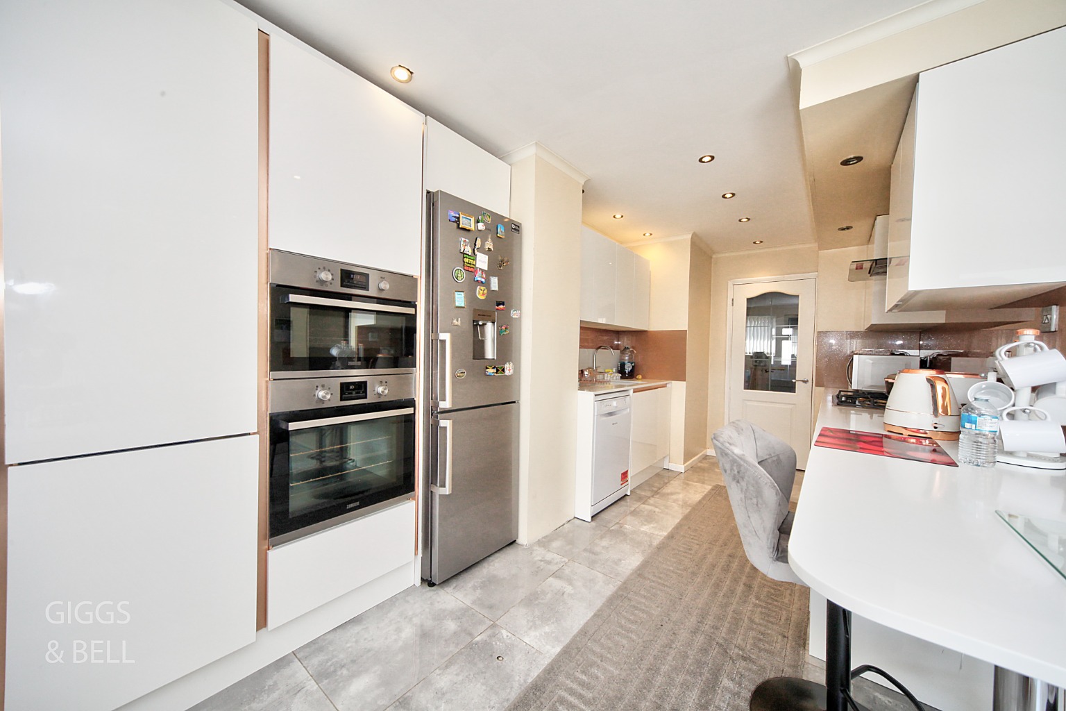 4 bed semi-detached house for sale in Kinross Crescent, Luton  - Property Image 9