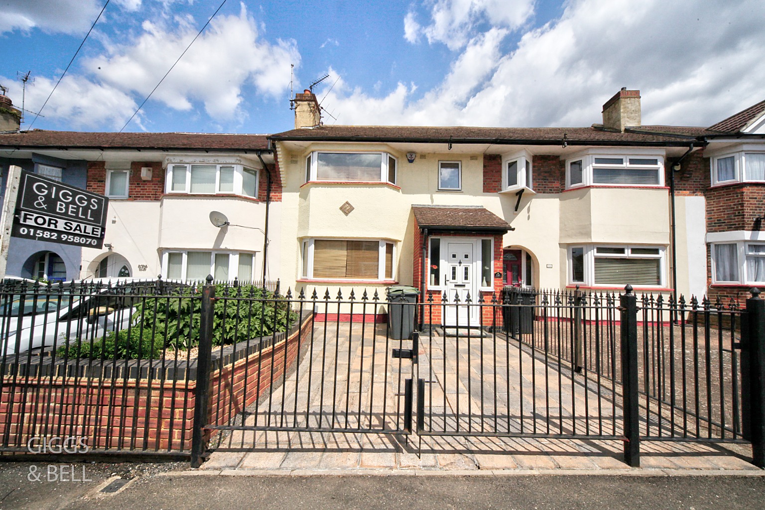 3 bed terraced house for sale in Wilsden Avenue, Luton, LU1 