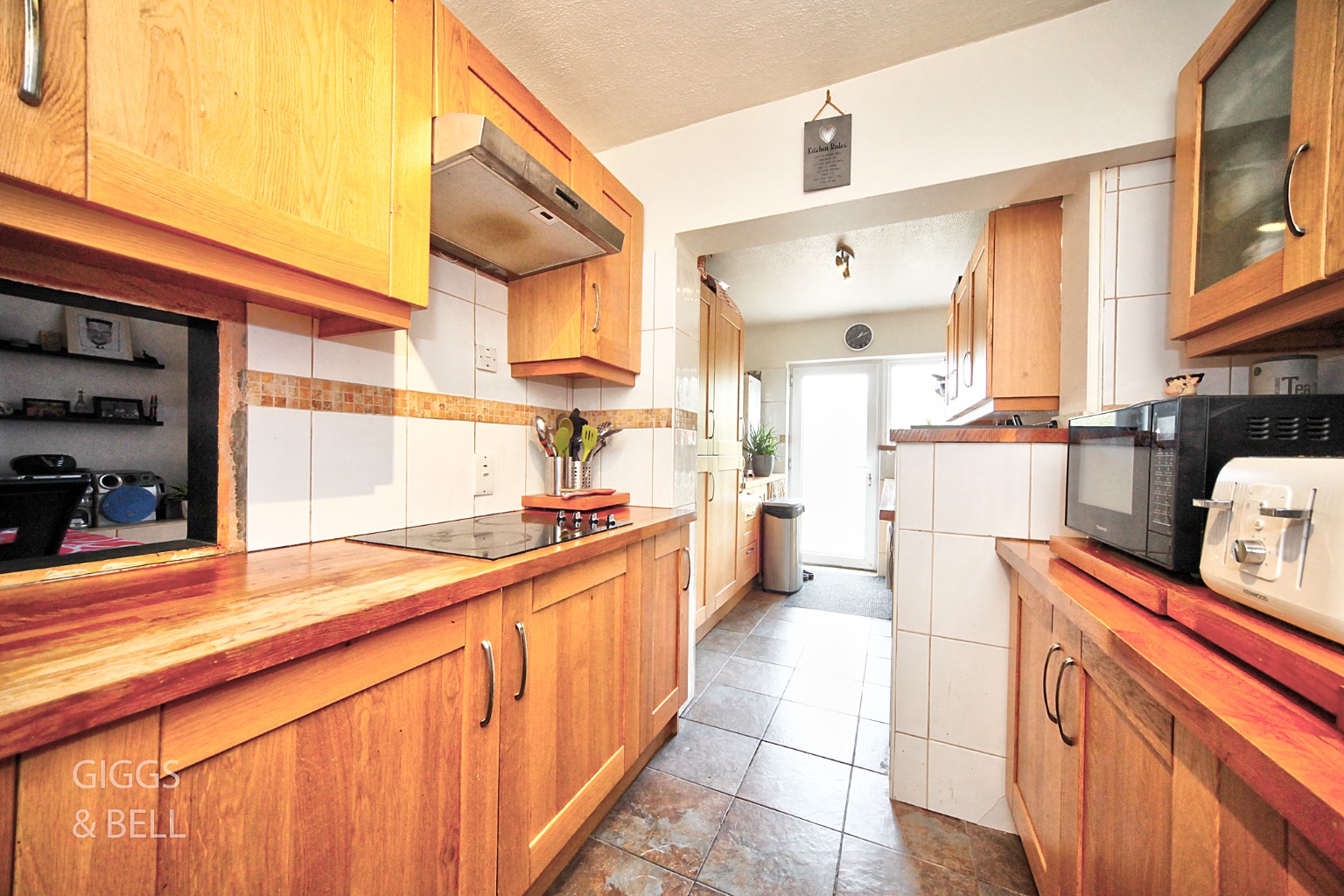 3 bed terraced house for sale in Wilsden Avenue, Luton  - Property Image 8