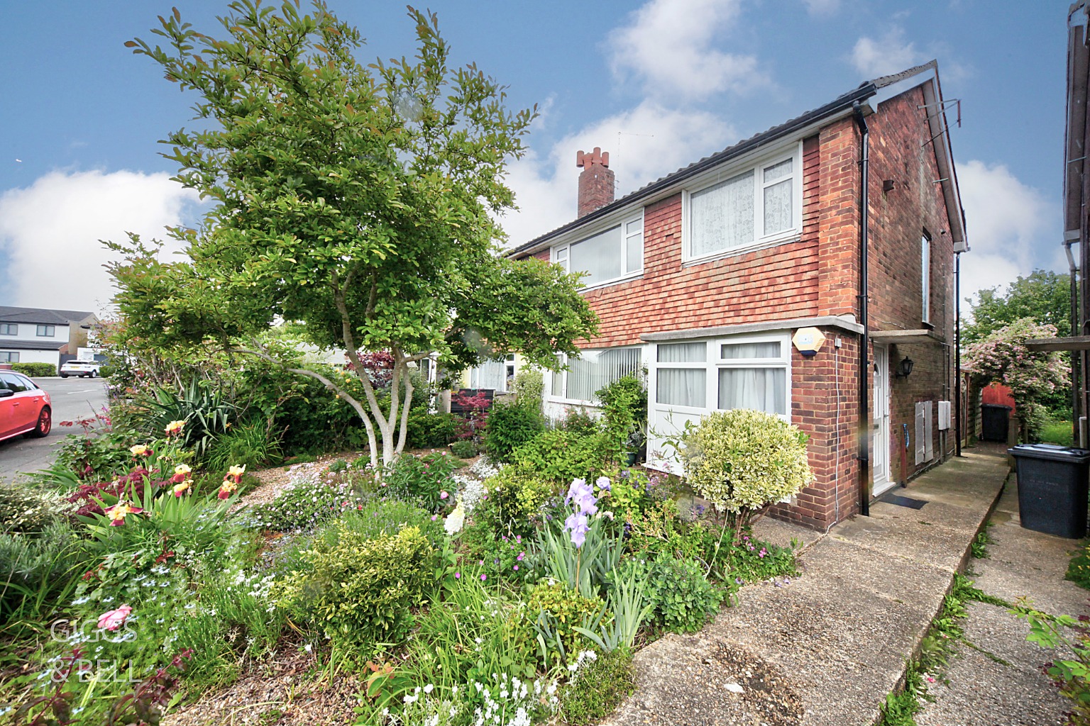 2 bed maisonette for sale in Fair Oak Drive, Luton, LU2 