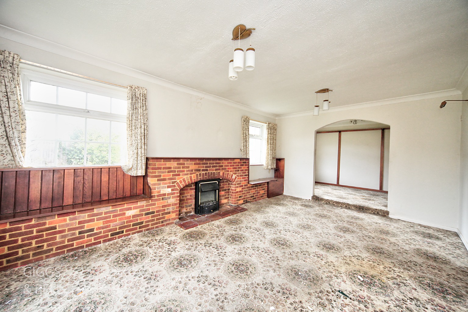 2 bed detached bungalow for sale in Sedbury Close, Luton 4