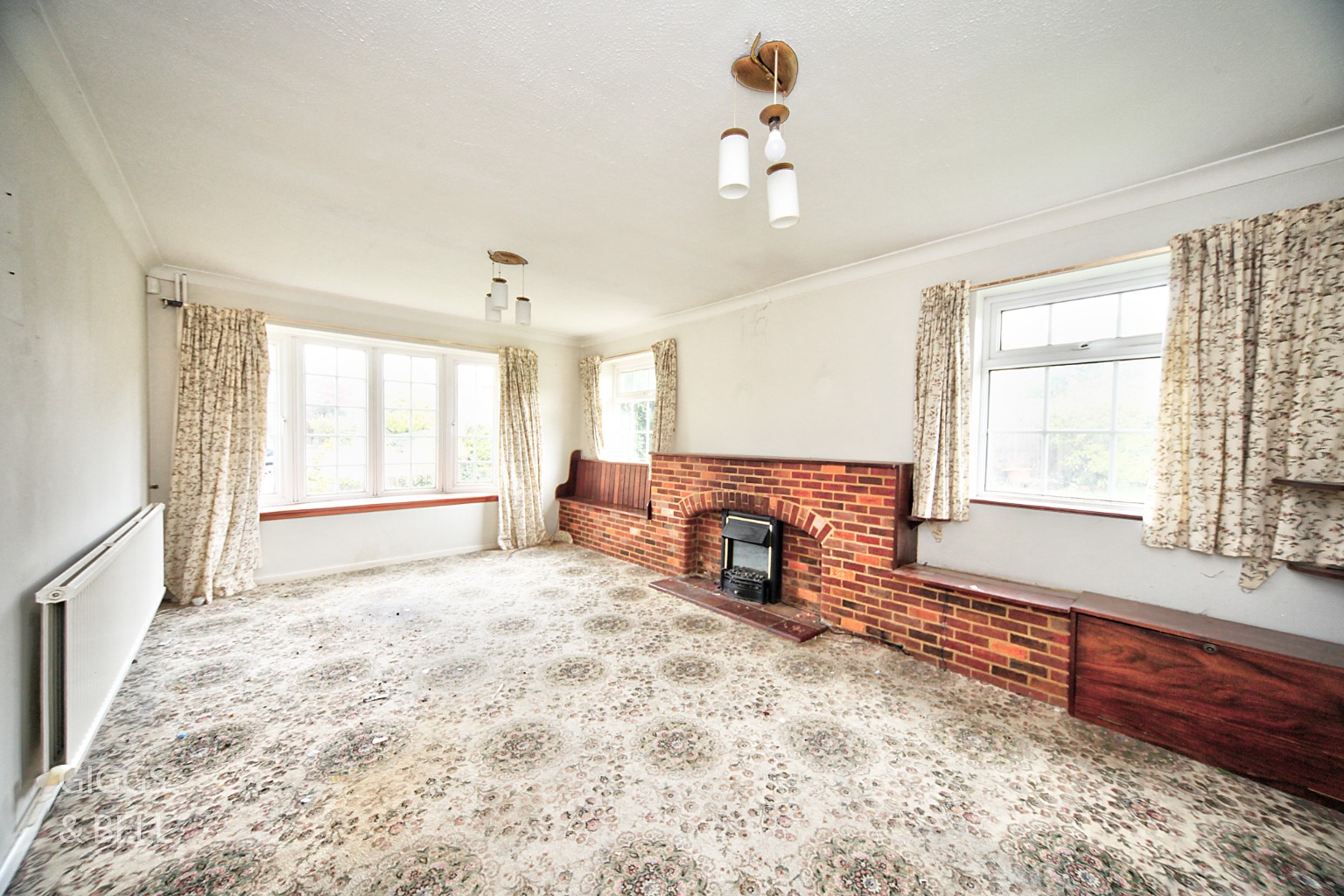 2 bed detached bungalow for sale in Sedbury Close, Luton  - Property Image 4