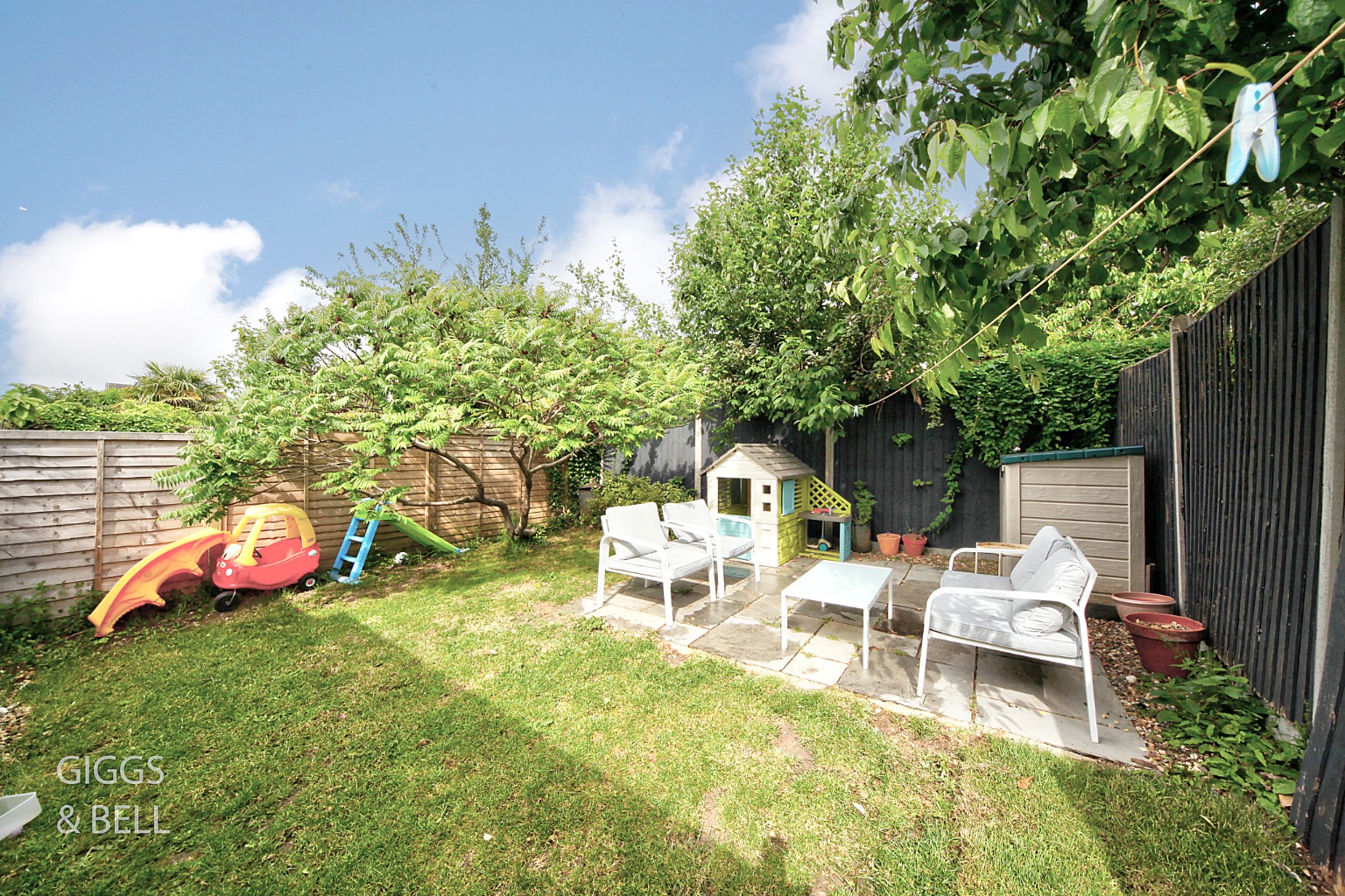 3 bed semi-detached house for sale in Troon Gardens, Luton  - Property Image 16