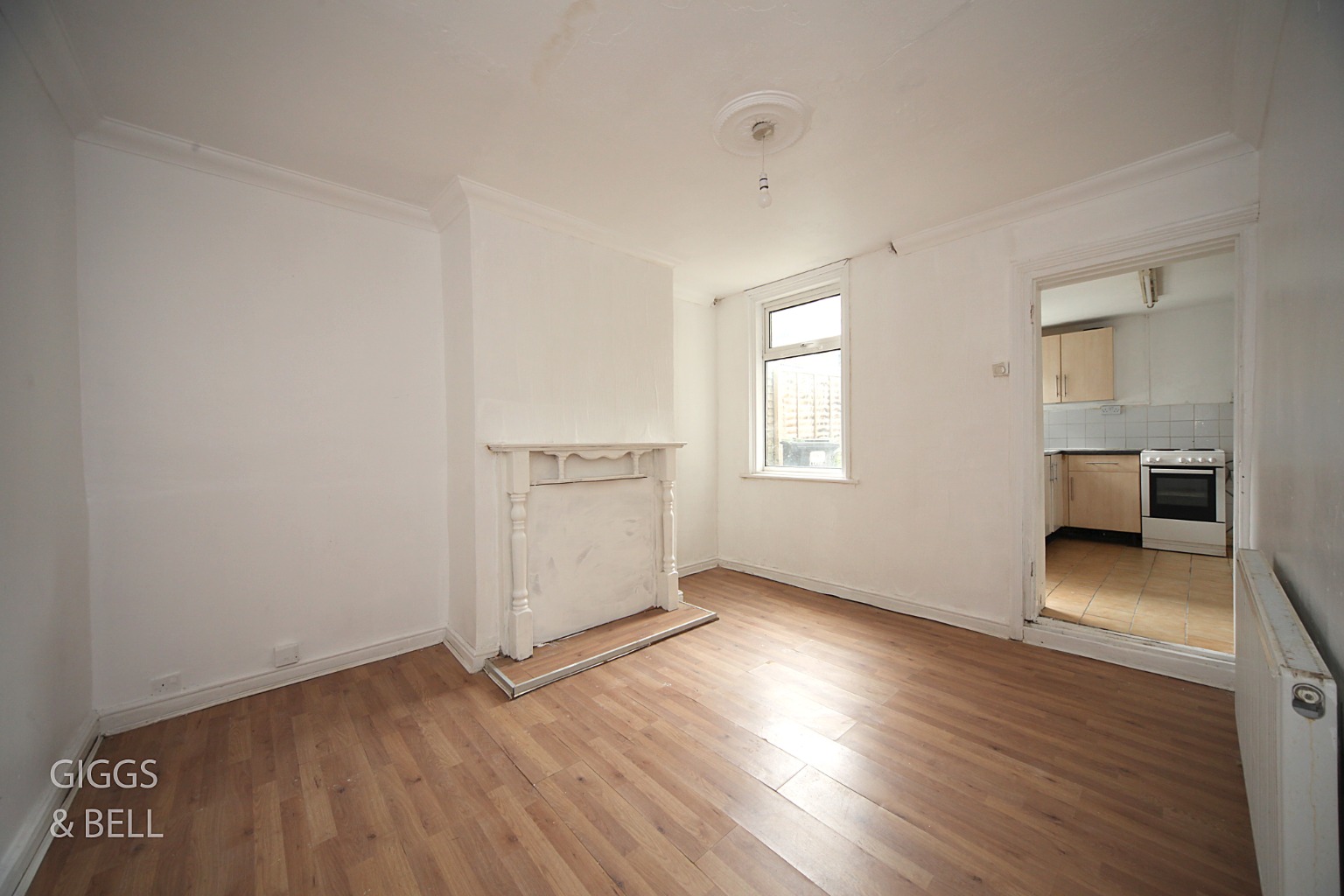 4 bed terraced house for sale in Cowper Street, Luton 3