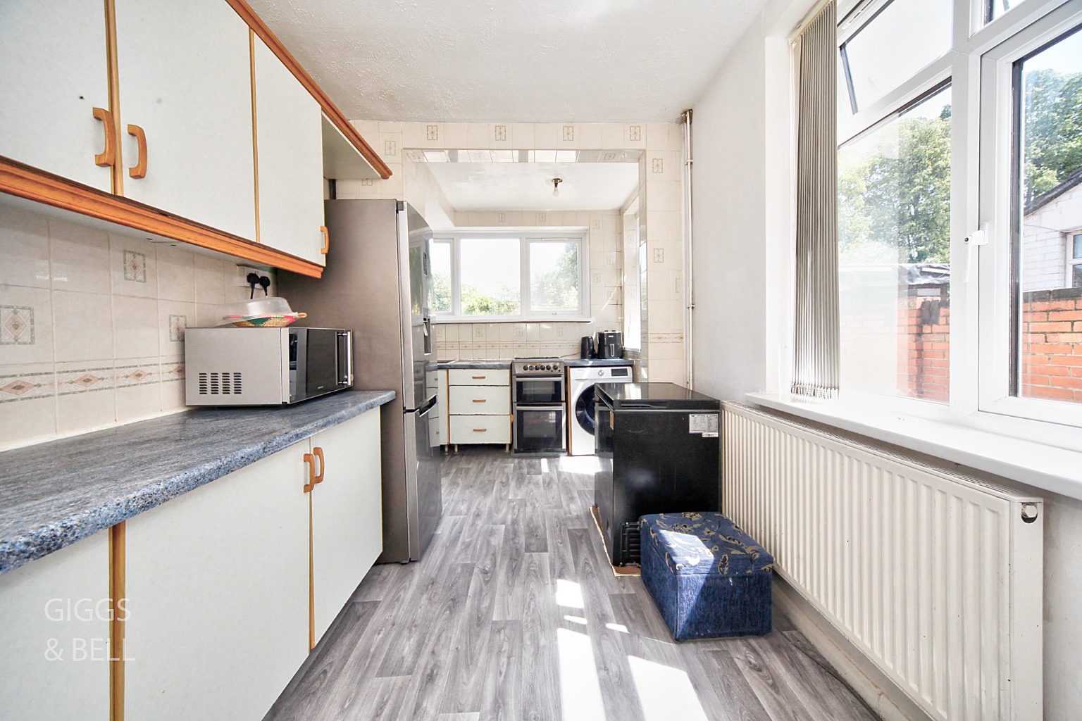 3 bed semi-detached house for sale in Leagrave Road, Luton 4